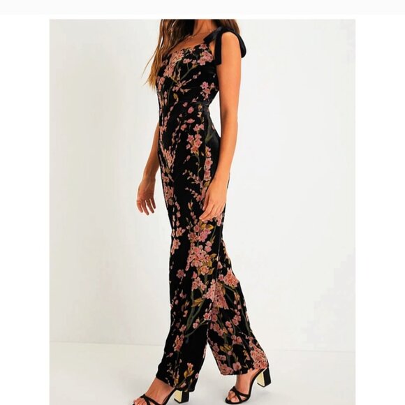 Lulus Black Velvet Floral Jumpsuit Moody Hues Edgy Dark Coquette Size Small EUC - Picture 3 of 12